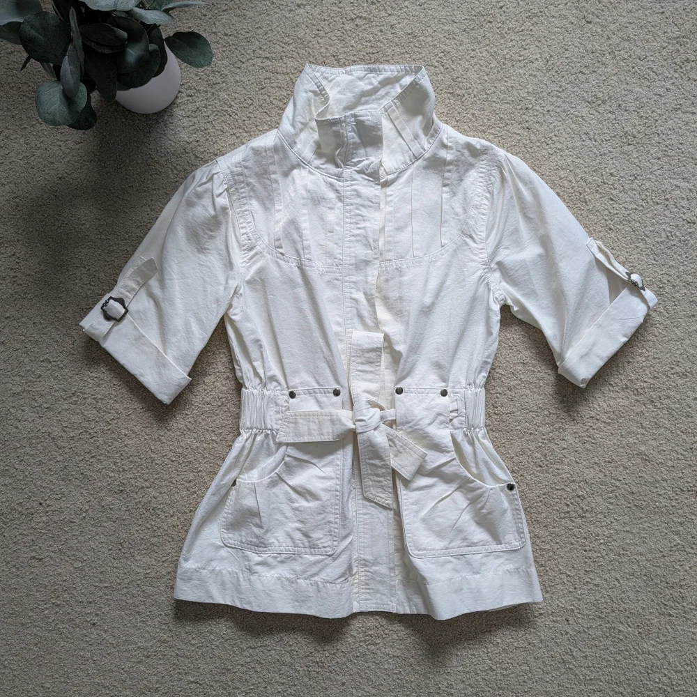Luii White High Collar Half Sleeve Jacket Size Small - Picture 1 of 11